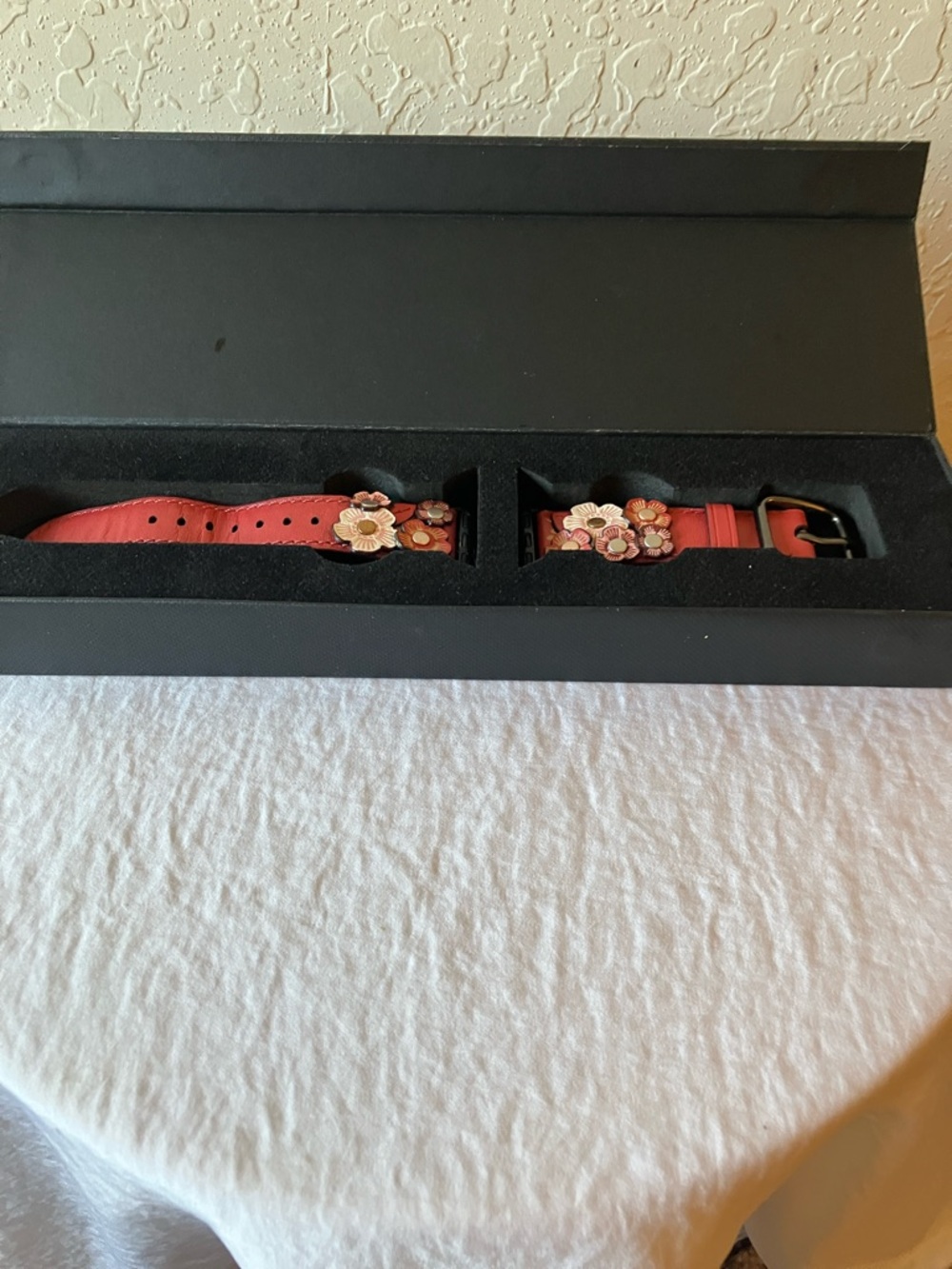Coach: 2016 Red Leather Tea Rose Appliqué Apple Watch Band- 38mm-40mm- IOB - Picture 9 of 15